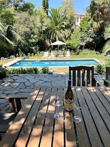 Beach Retreat in Private Park-Like Setting