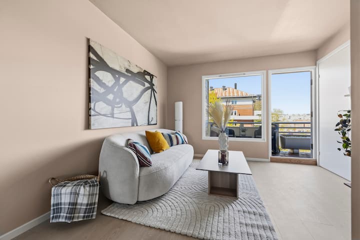Bright Renovated Apartment In Ensjø W/ Balcony - Oslo