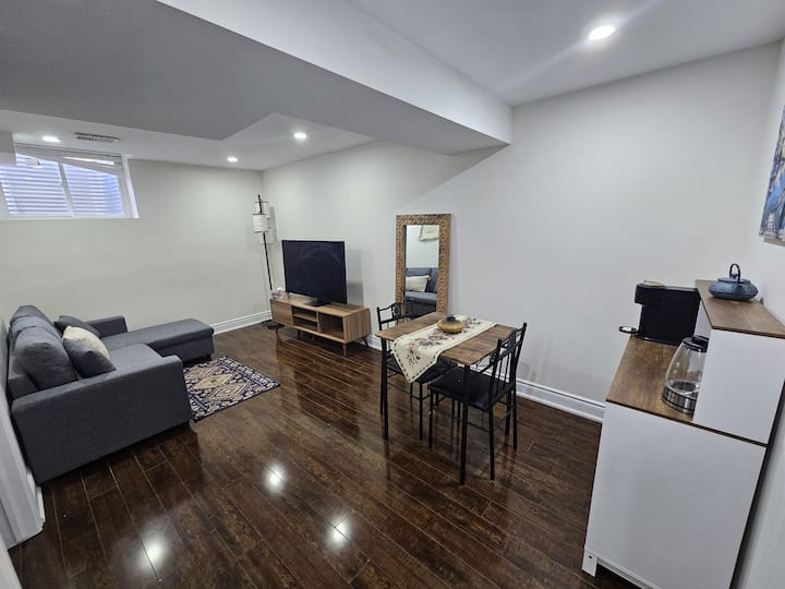 Cozy Private 1br Basement Apartment In Mississauga - Mississauga