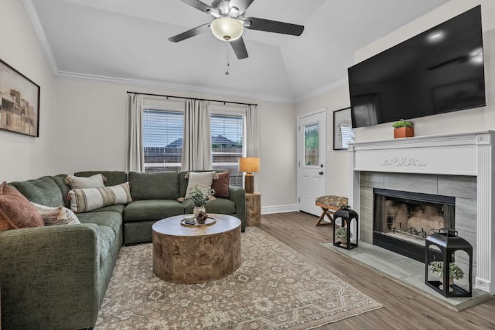 65”tv, Fire Pit, Coffee Bar, Office, 350mb Wifi - Mansfield, TX