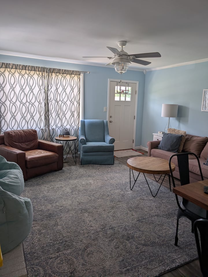 Coastal Comfort Pet Friendly Beach Getaway Sleeps6 - Holden Beach, NC