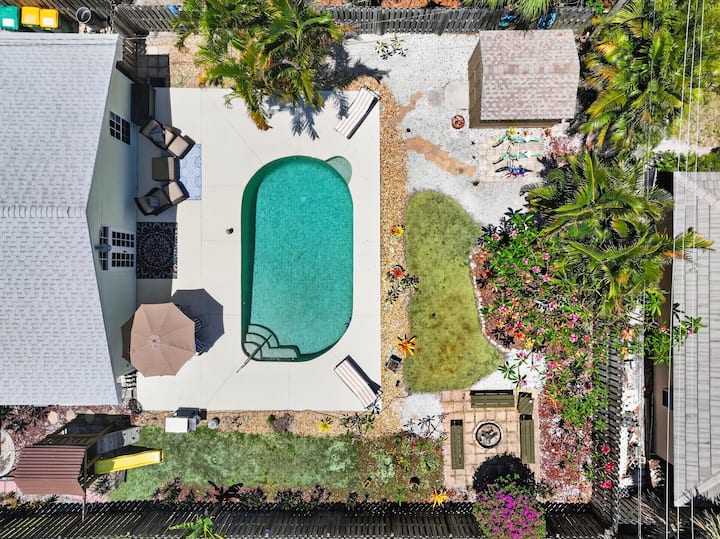 Plumeria Palms - Pool + Bike To Barefoot Beach - Bonita Springs, FL