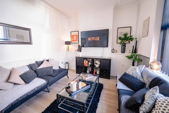 Spacious 3br House Sleeps 13 For Groups & Family - Cardiff