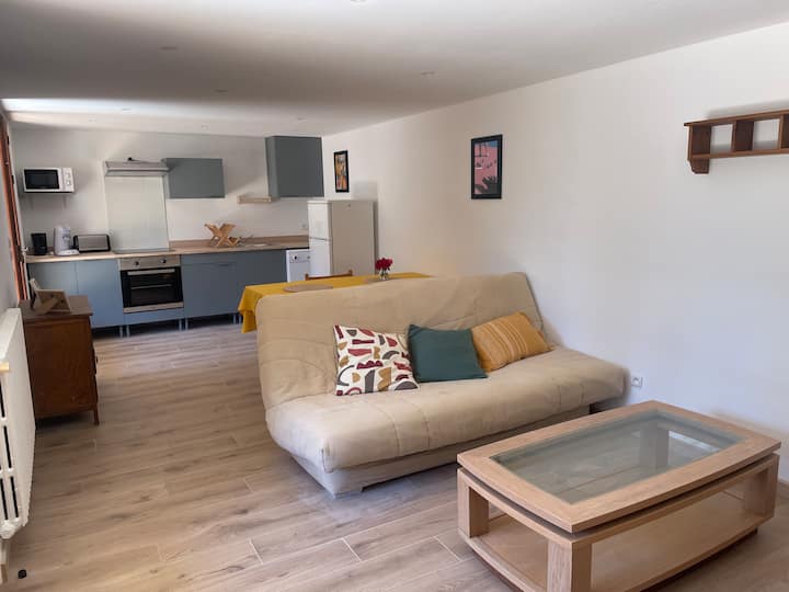 Bas De Villa Au Cœur Du Village Avec Jardin - Saint-Cyr-sur-Mer