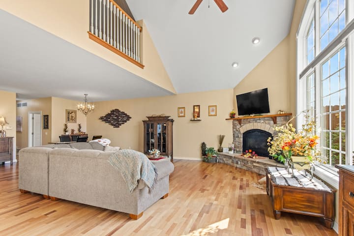 Huge 3-bed/3-bath Duplex Room For The Whole Family - Wisconsin Dells, WI