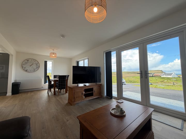Taigh Amelia - North Skye Apartment - Uig