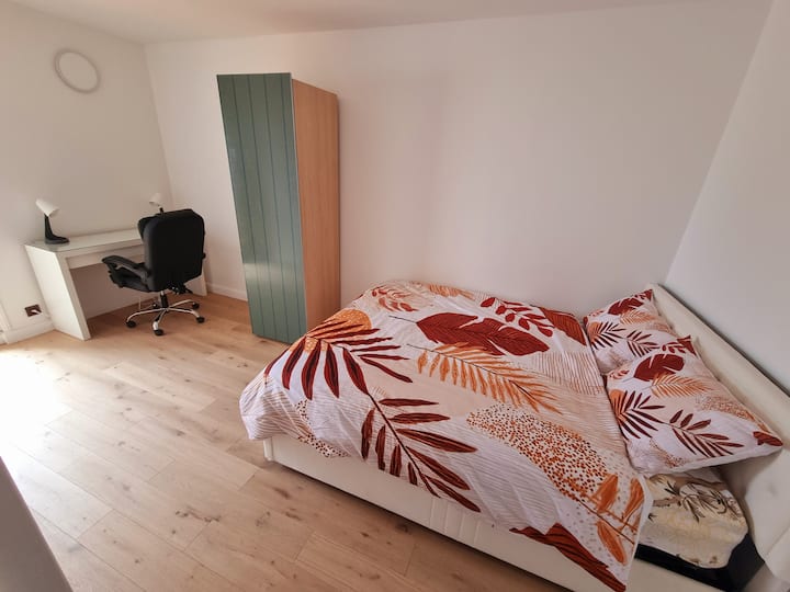 Grande Chambre Paris - Houilles