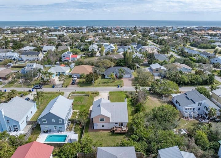 Private Basement Suite Near Beach - Crescent Beach, FL