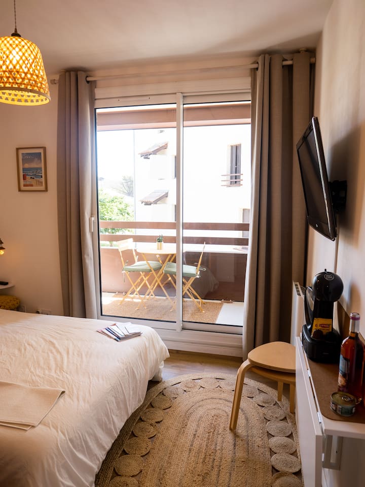 Studio Avec Balcon, Plage à Pied & Parking Privé - Plage des Casernes