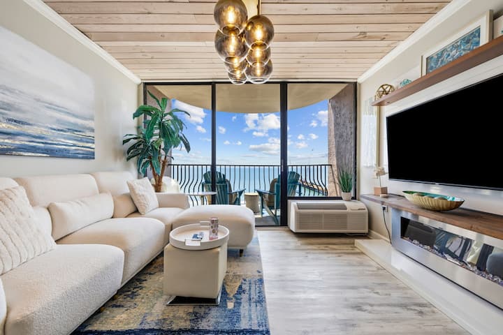 New! Oceanfront Couples Retreat! Stunning Views! - Myrtle Beach, SC