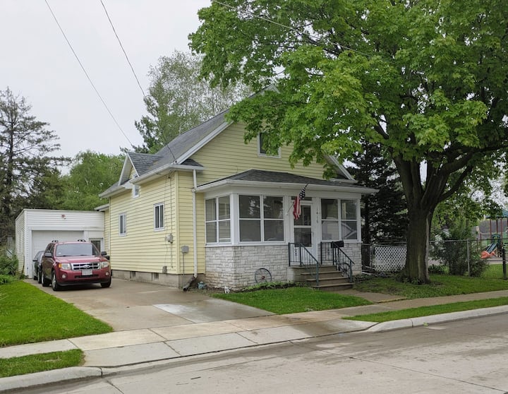 Quiet, Clean & Convenient Home For Eaa Airventure - Oshkosh, WI