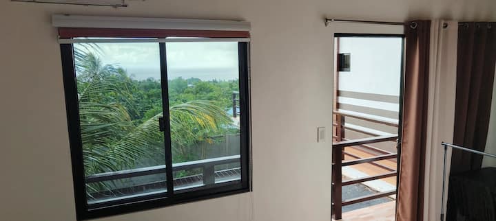 Mountain House. Starlink. Ac. Solar - Mambajao
