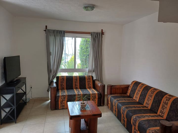 Amplia Casa En Fraccionamiento Residencial - Pachuca de Soto