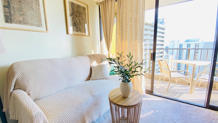 22f Waikiki Hotel Ocean&mountain Views Freeparking - Honolulu, HI