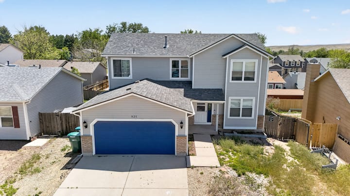 Relaxing 6br Home With Game Room, Patio, Sleeps 14 - Colorado Springs, CO