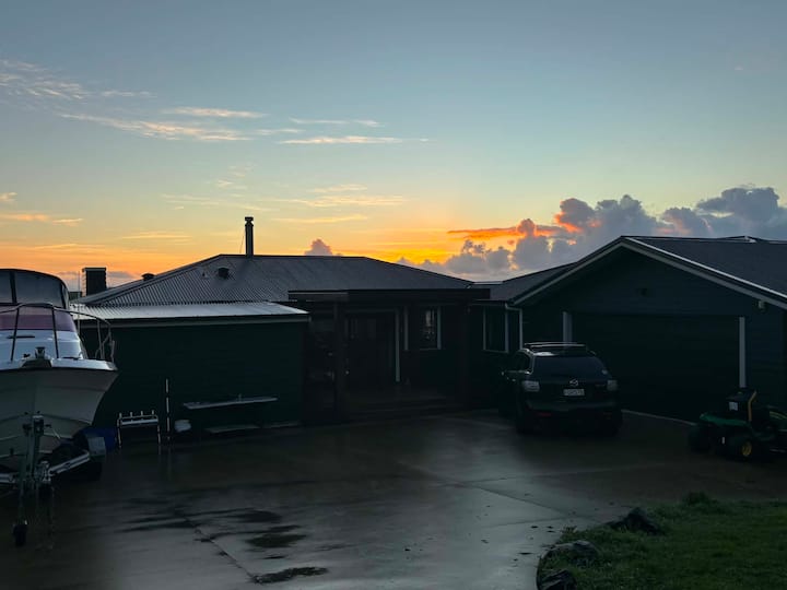 Large Family Entertainment Home - Mangawhai Heads