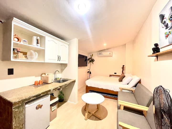 Studio Queen Room With Garden View Near Muelle Bay - Puerto Galera