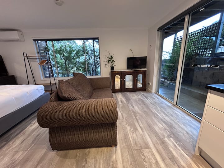 North Studio — Private Self-contained Retreat - Hobart