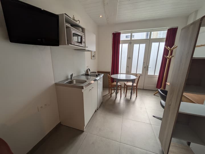 Studio En Centre Ville Pour 2 Personnes - 拉洛歇爾