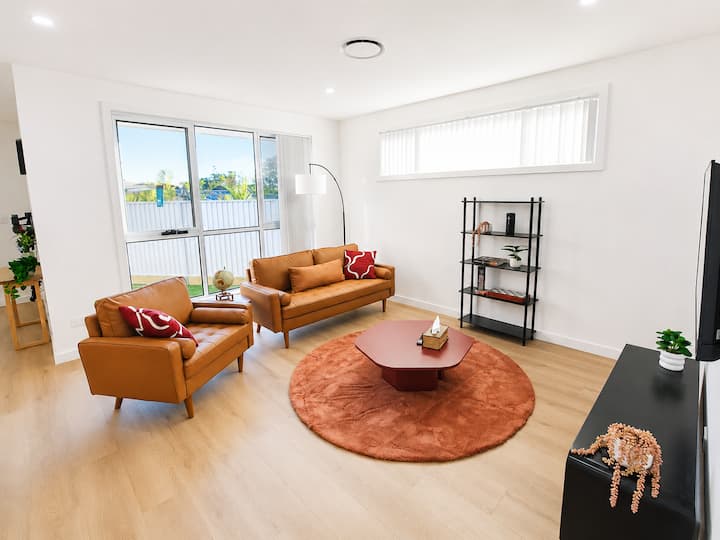The Nest | Bright Coastal Home Near The Lake - Norah Head