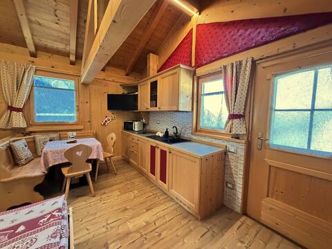 Annuncio Airbnb popolare: Piccolo Nido on the Civetta a Alleghe