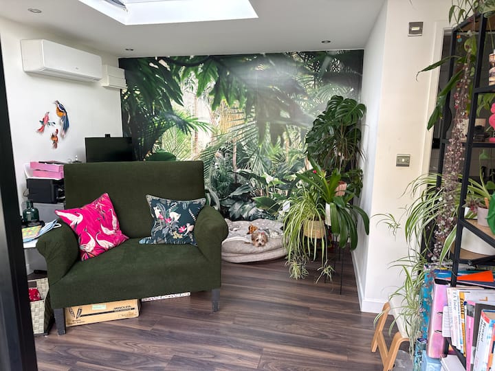 The Shed, Beautiful Tiny Home From Home - トゥイッケナム