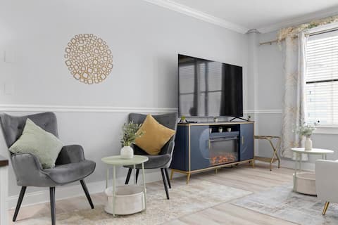 Top performing Airbnb: New Downtown Stylish Studio | Extended Stays in Downtown Jacksonville