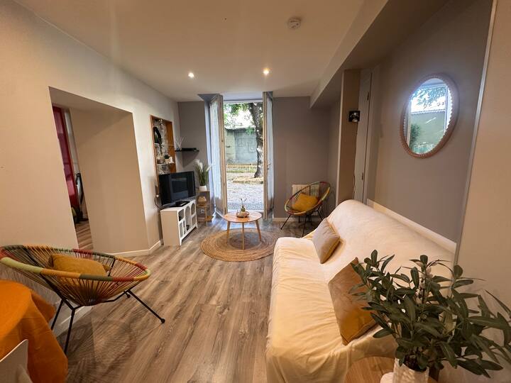 Appartement Cosy Sur Cour, En Cœur De Ville - La Rochelle
