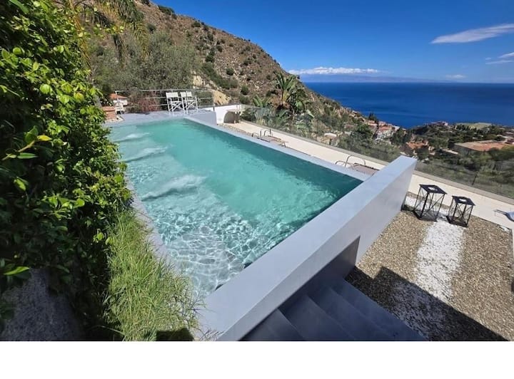 Suites Apartments Branco-infinity Pool & Sea View - Sant'Alessio Siculo