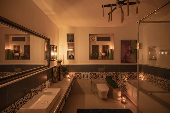 Full bathroom 1 image 2