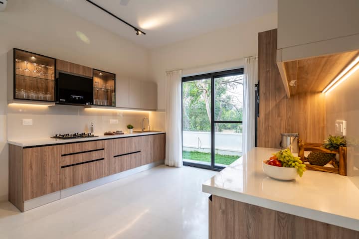 Full kitchen image 1