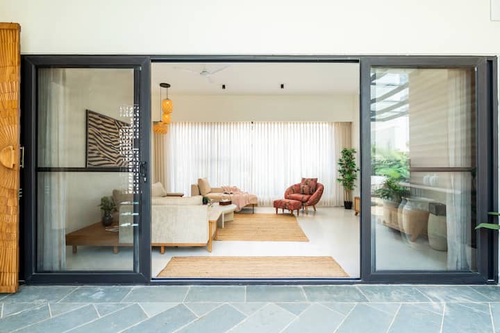 Living room image 3