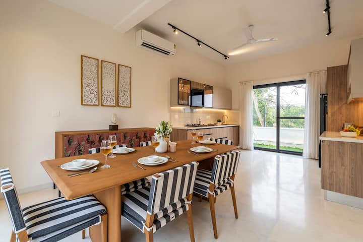 Dining area image 1