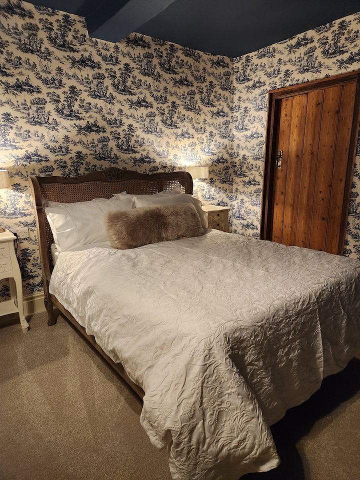 Perfect For Couples To Rest And Refresh In Comfort - Ross-on-Wye