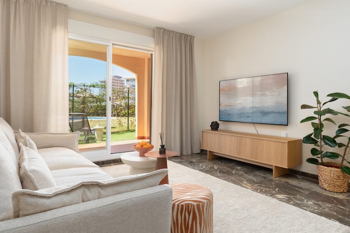 2bed Carvajal Apartment Near Beach & Train - Fuengirola