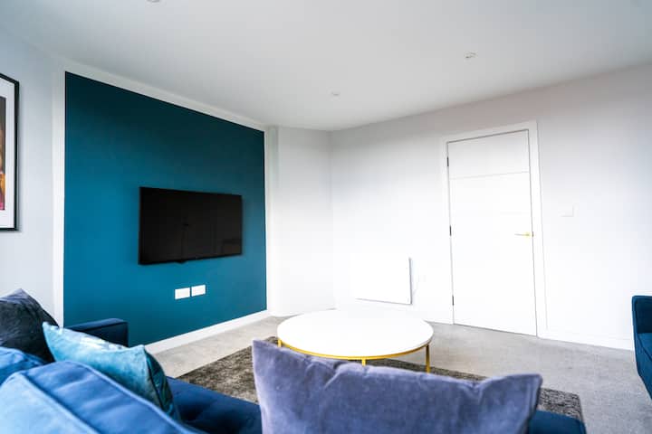 #158 Cozy Flat Near Bournemouth Beach - Sleeps 10 - Poole