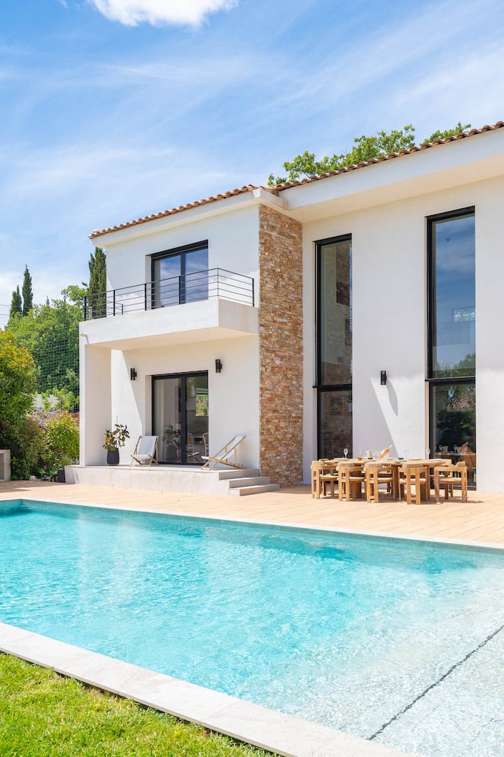 Villa Azuréa 240 M2. Port & Plage à Pied. Piscine - Carqueiranne