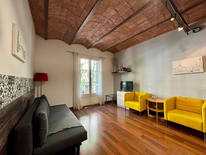 Spacious 2-bedroom Apt Near Rambla Catalunya - Barcellona