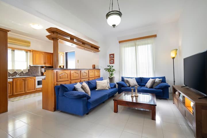 Faye Apartment, 4 Bd, 2 Ba, Charming - La Canée