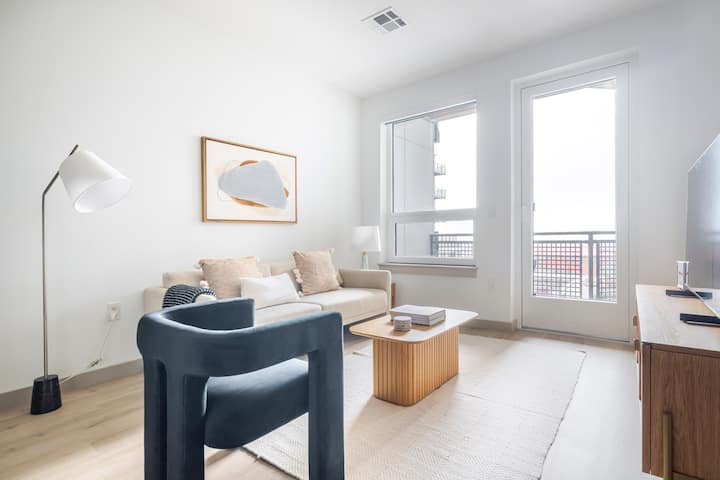 Blueground | Revere, Balcony, Nr Revere Beach - Lynn, MA