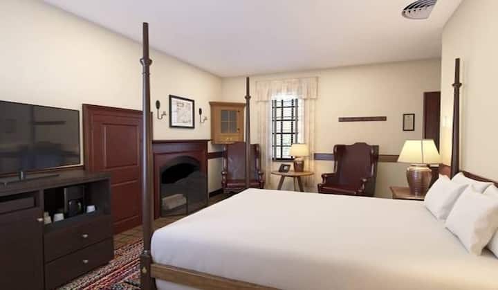 One Historical Unit | Fitness Center | Spa - Williamsburg, VA