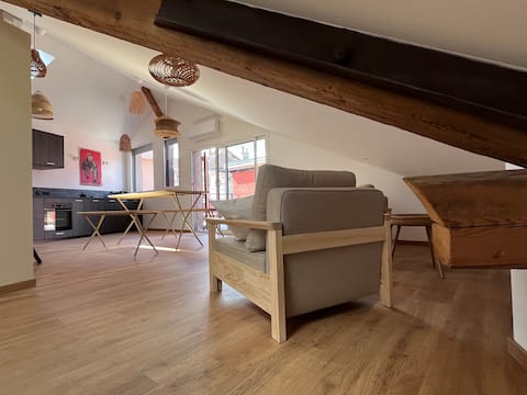 Propriété Airbnb réussie: Welcome to “l'Atelier Loft”, a house with air conditioning à Voiron