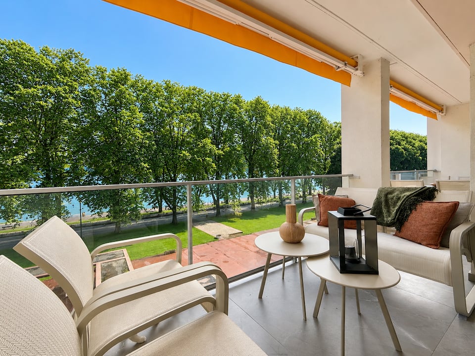 The Collector Albigny · Luxe Lake Residence — photo 3