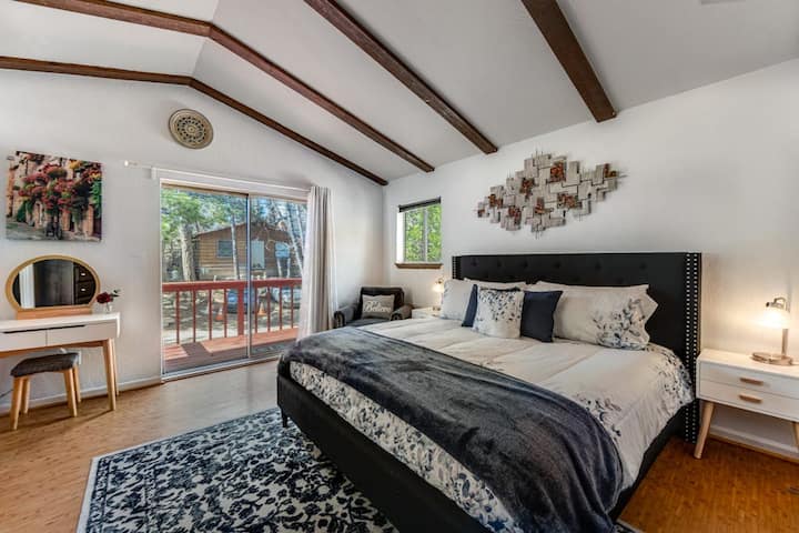 2br Dog Friendly | Fireplace | Balcony | W/d - Running Springs, CA