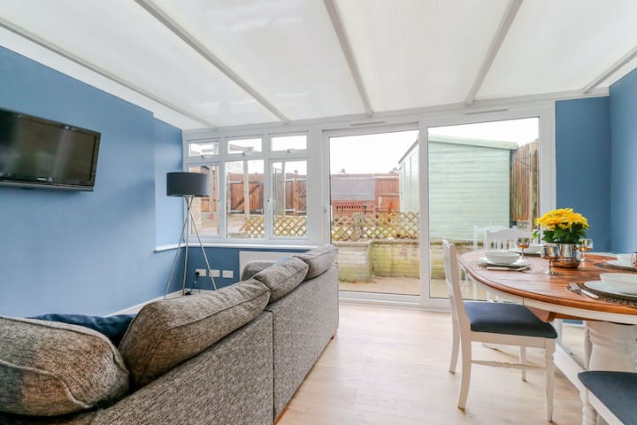 Up To 30% Long Term | 5br, 4 Bathroom House - Stevenage