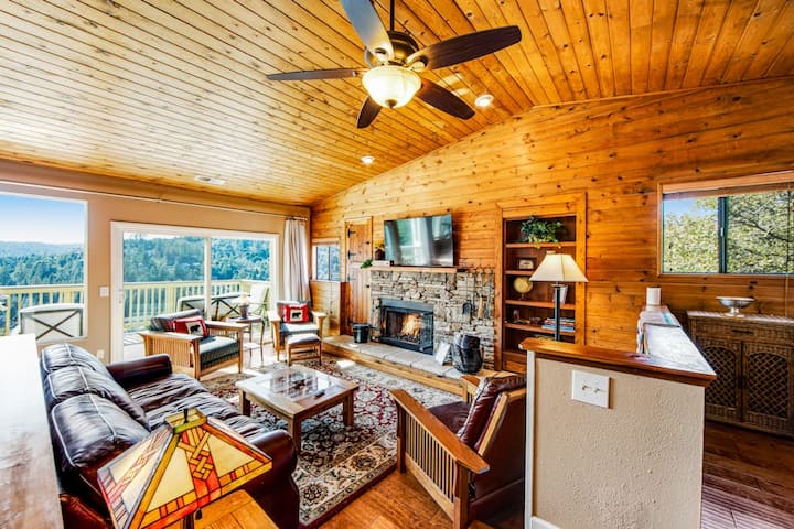 Ideal 3br | Fireplace | Deck | W/d - Crestline, CA