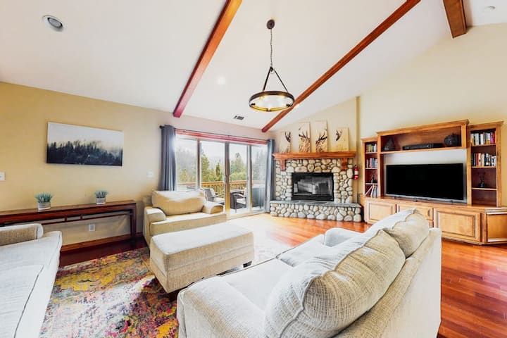 Luxury 4br W/ Game Room, Fire Pit, Bbq & A/c - Lake Arrowhead, CA