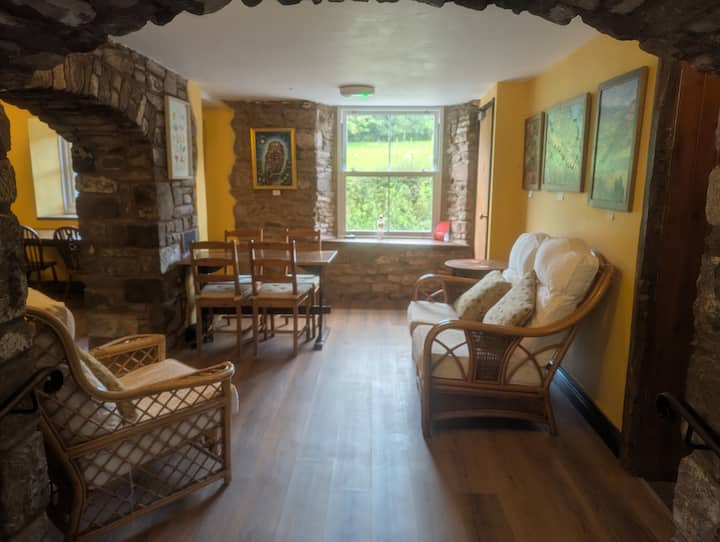 Half Moon Inn - Double Room - Crickhowell