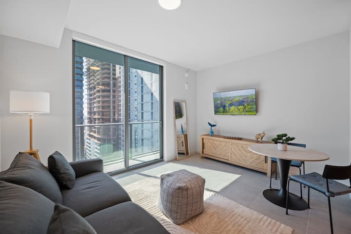 Luxury Studio | Rooftop Pool | Miami Worldcenter. - The Bahamas