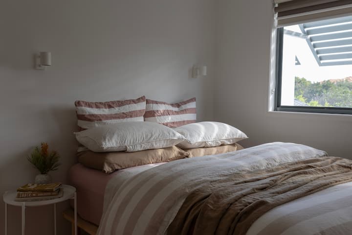 Bedroom 3: Double Bed